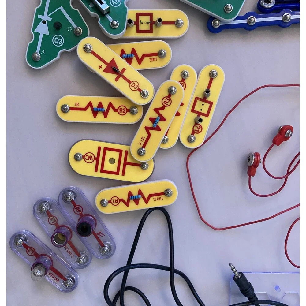 Elenco Toy Snap Circuits Electronics Mixed Lot 3 Manuals Radio Shack ~65 pieces